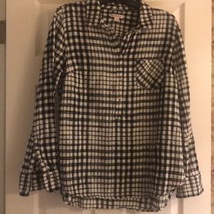 Cute black/white plaid blouse
